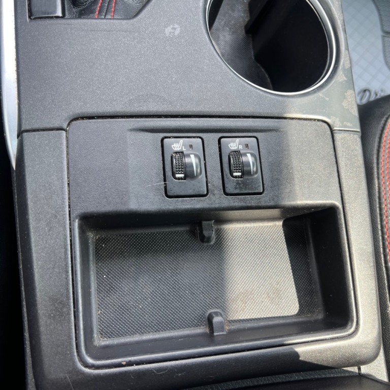 2017 Toyota Camry Image 19