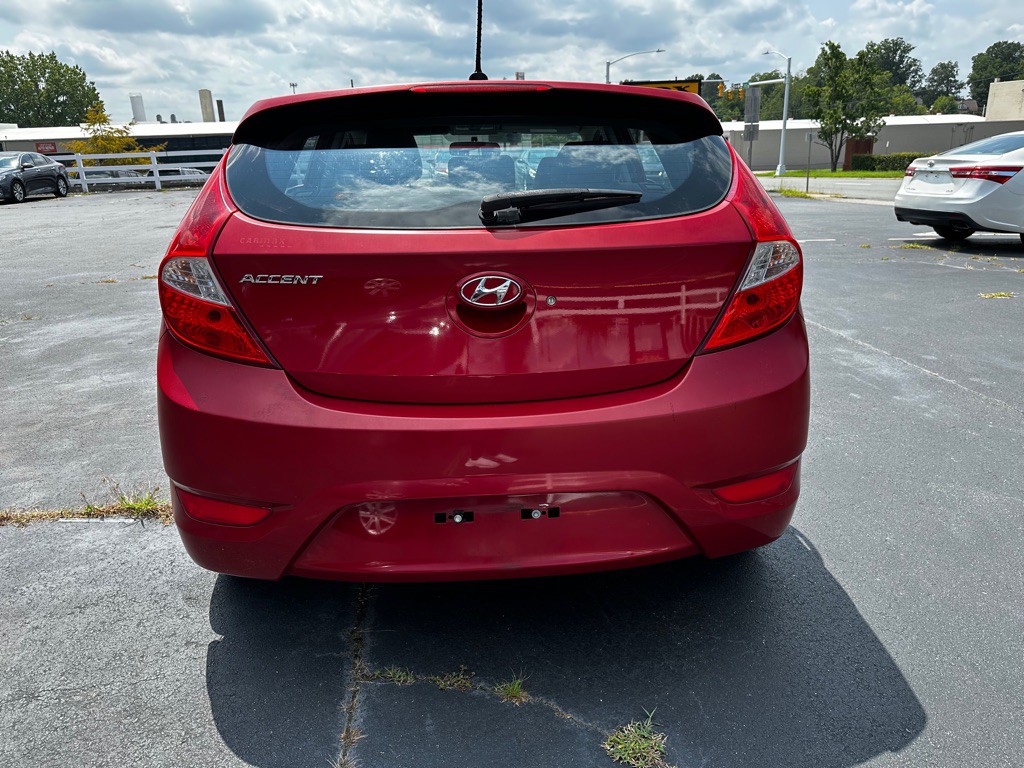2012 Hyundai Accent Image 6