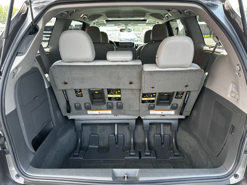 2017 Toyota Sienna Image 25
