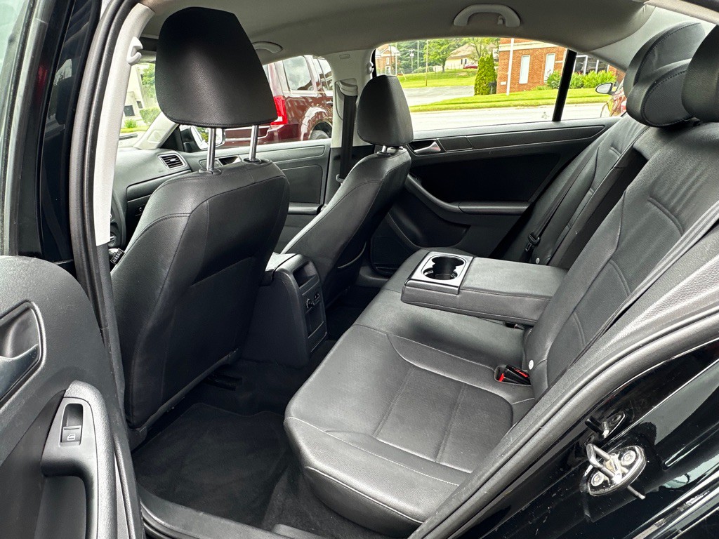 2012 Volkswagen Jetta Image 9