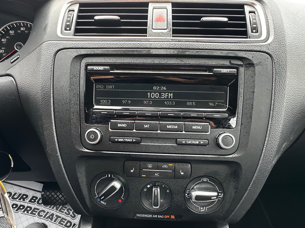 2012 Volkswagen Jetta Image 16