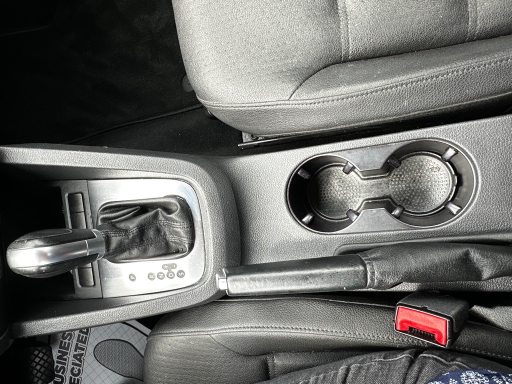 2012 Volkswagen Jetta Image 17