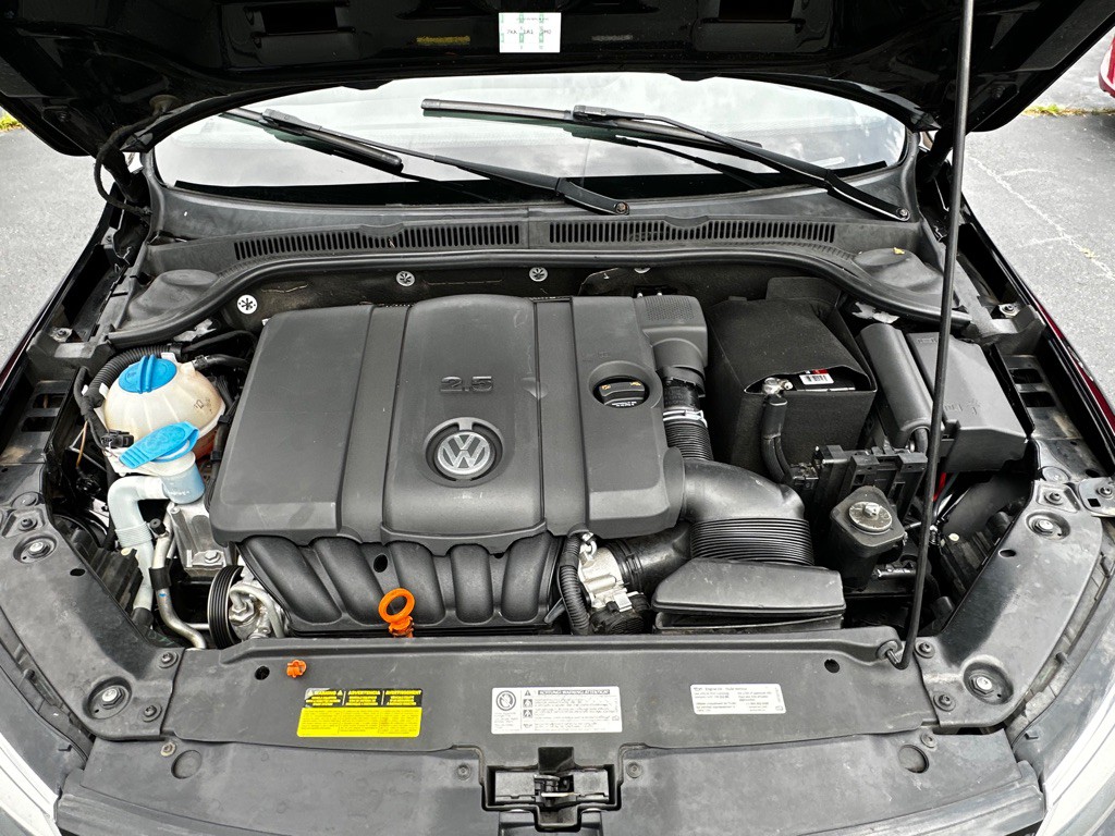 2012 Volkswagen Jetta Image 21