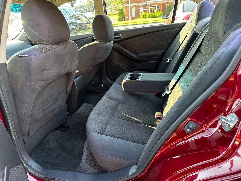 2012 Nissan Altima Image 9