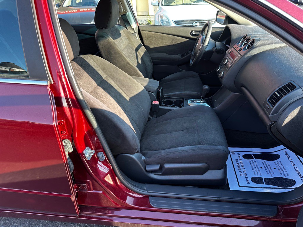 2012 Nissan Altima Image 10