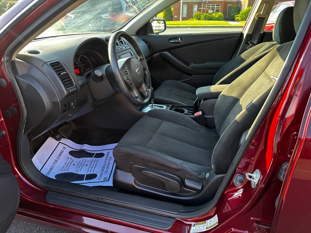 2012 Nissan Altima Image 11