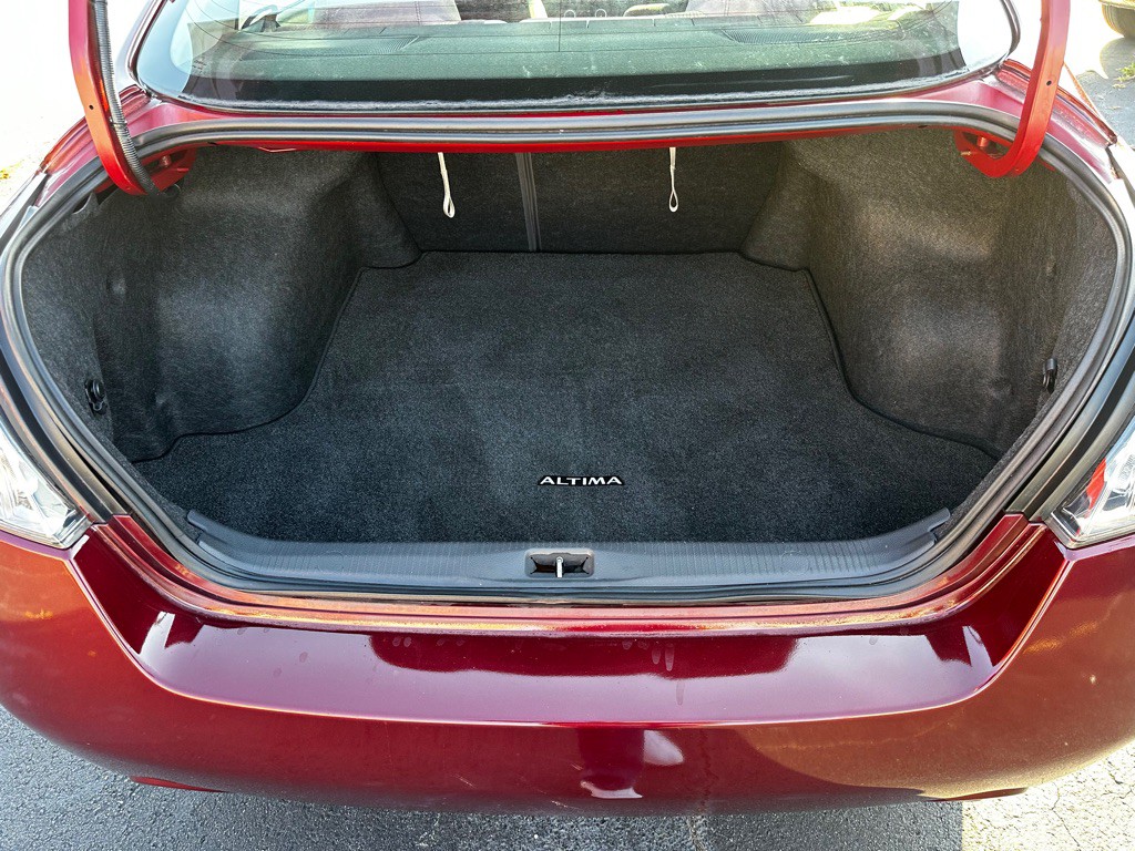 2012 Nissan Altima Image 17