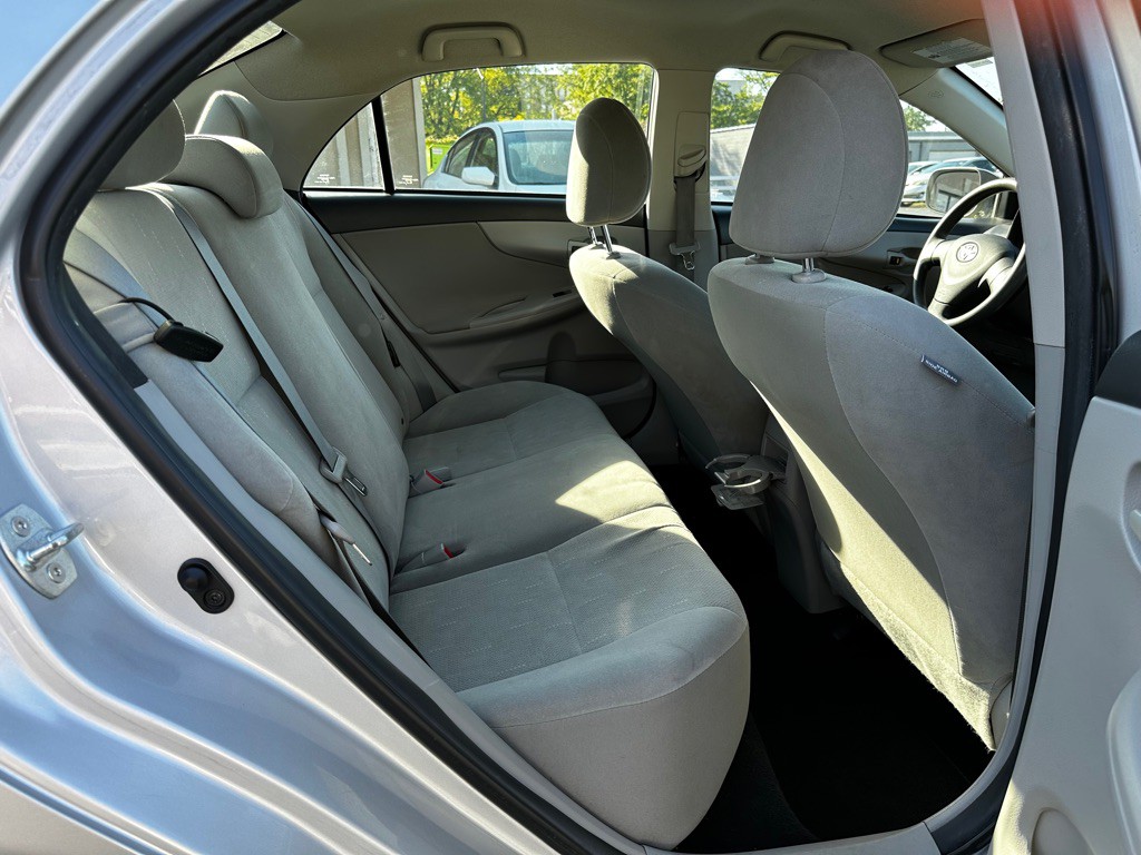 2012 Toyota Corolla Image 9