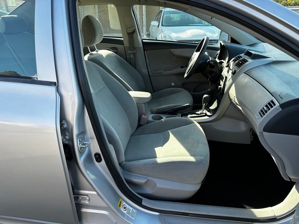 2012 Toyota Corolla Image 10