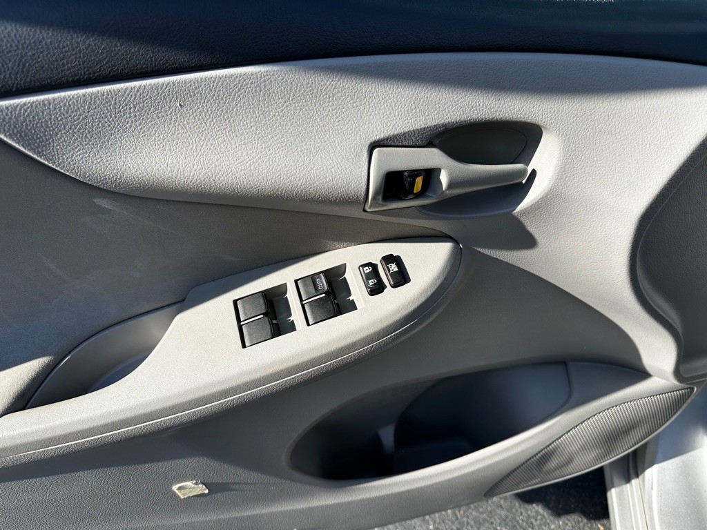 2012 Toyota Corolla Image 13