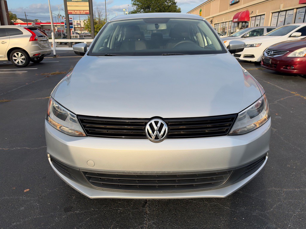 2011 Volkswagen Jetta Image 2