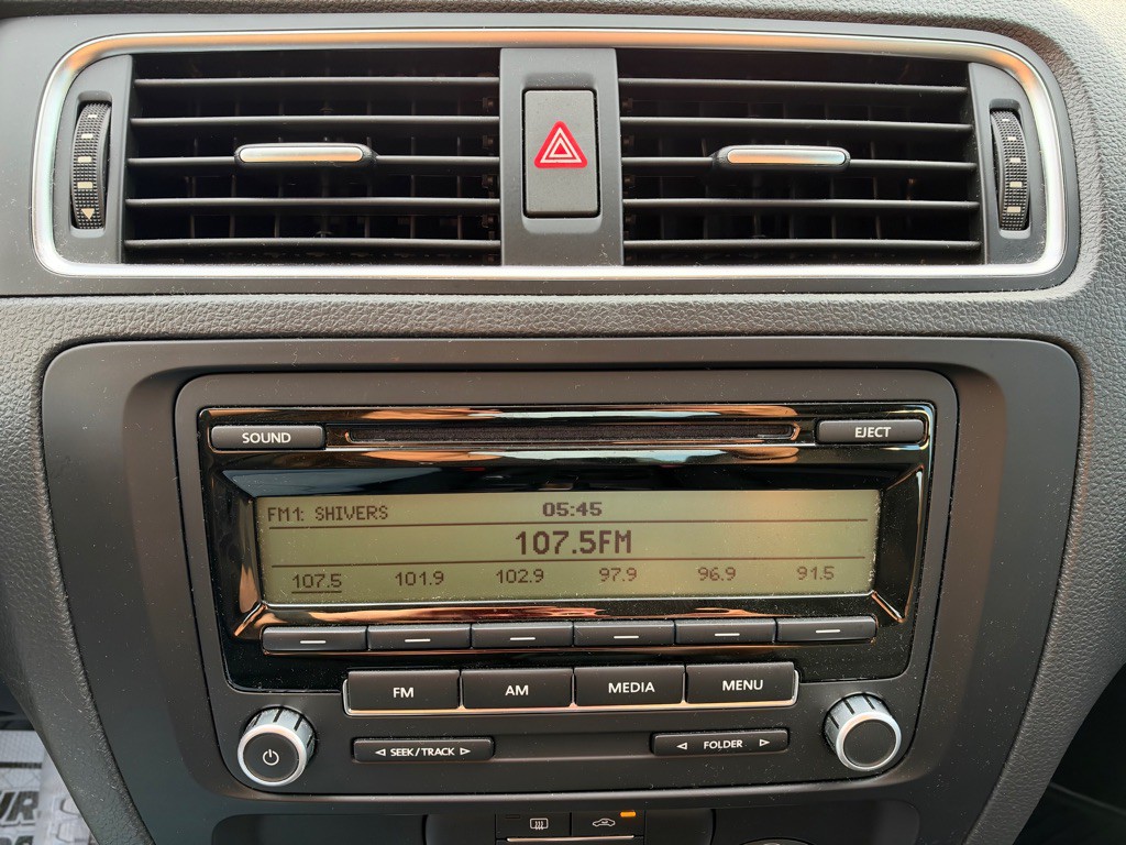 2011 Volkswagen Jetta Image 16