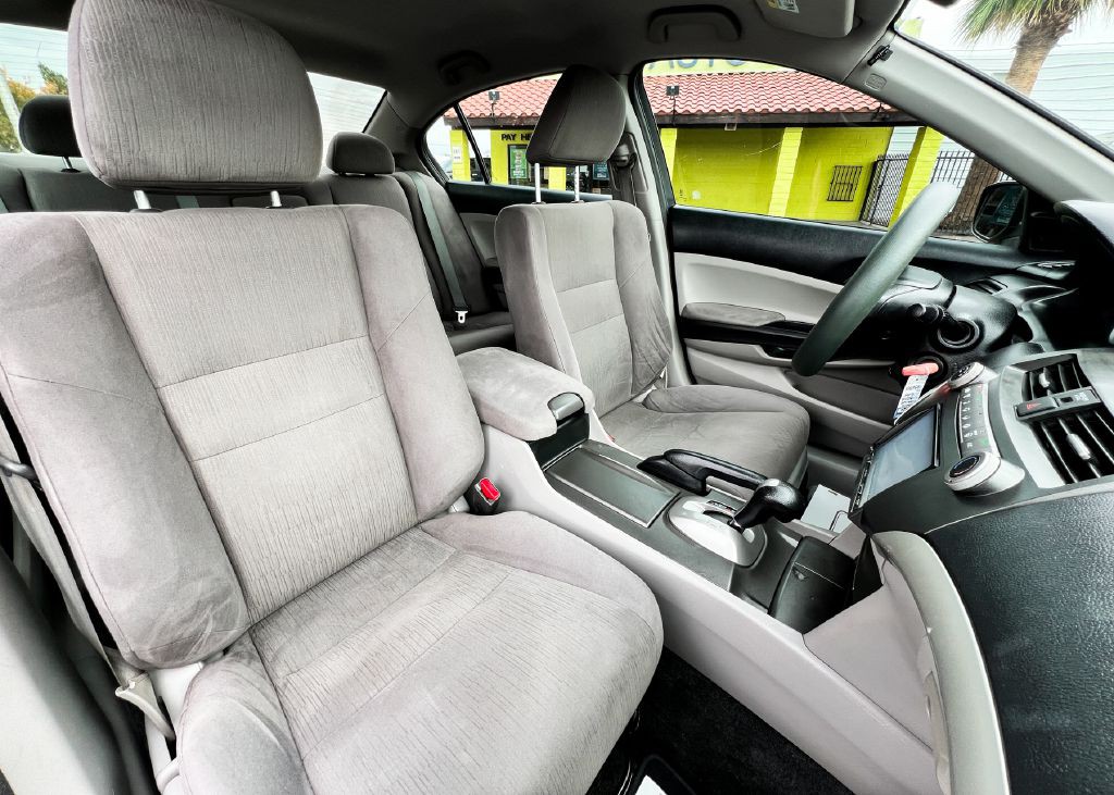 2012 Honda Accord Image 24