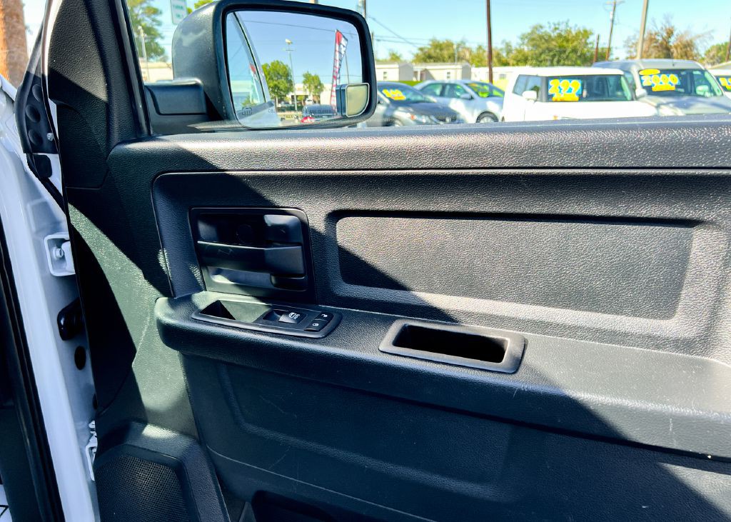 2017 RAM 1500 Image 11