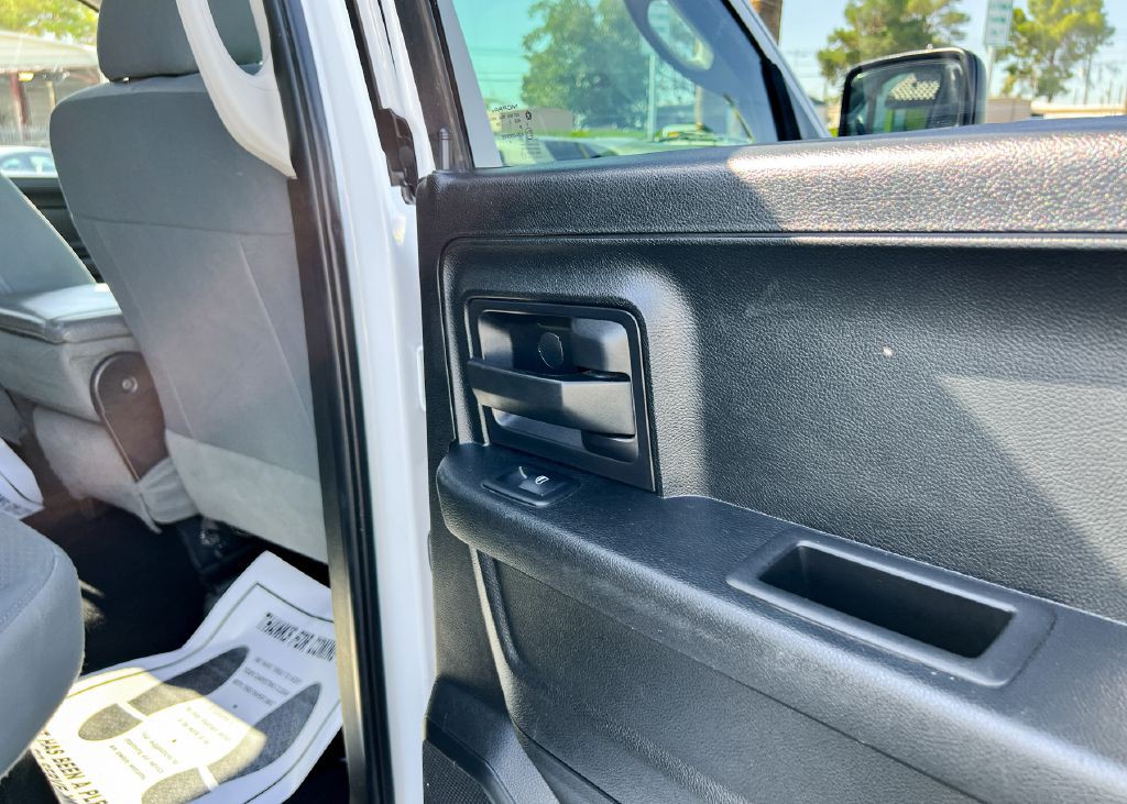 2017 RAM 1500 Image 16