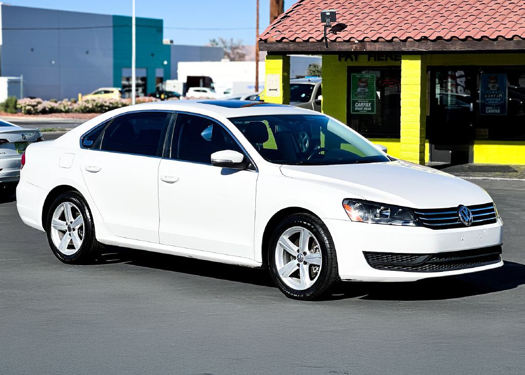 2013 Volkswagen Passat Image 2