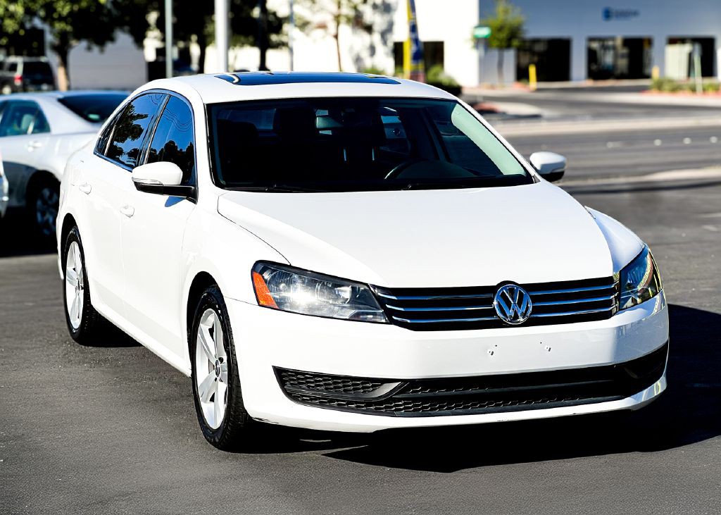 2013 Volkswagen Passat Image 3