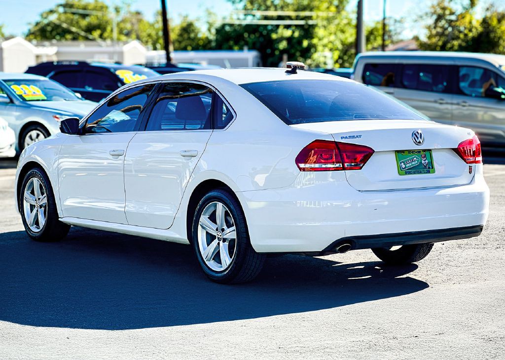2013 Volkswagen Passat Image 7