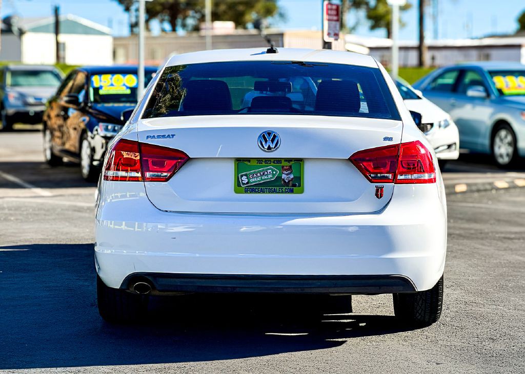 2013 Volkswagen Passat Image 8