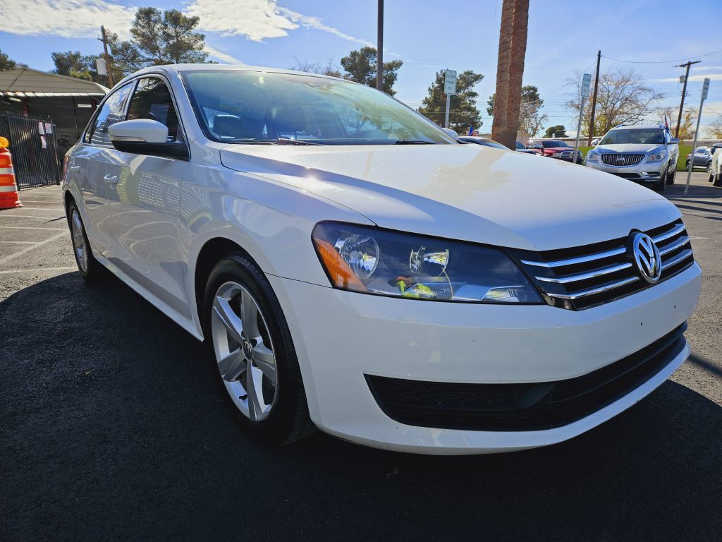 2013 Volkswagen Passat Image 24