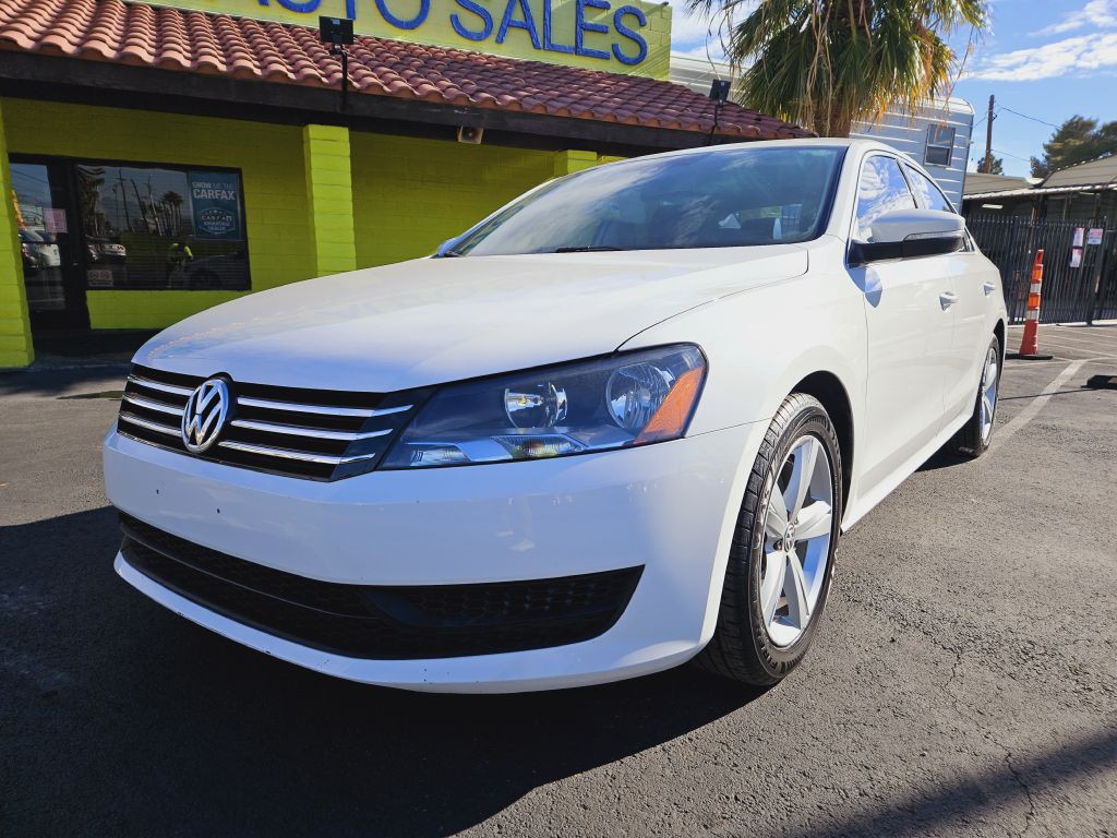 2013 Volkswagen Passat Image 25