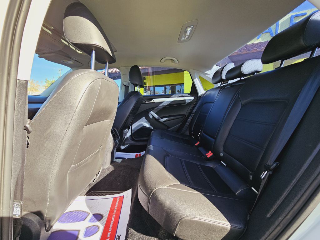 2013 Volkswagen Passat Image 37
