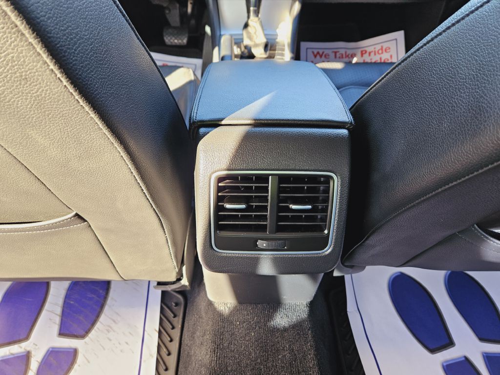 2013 Volkswagen Passat Image 46