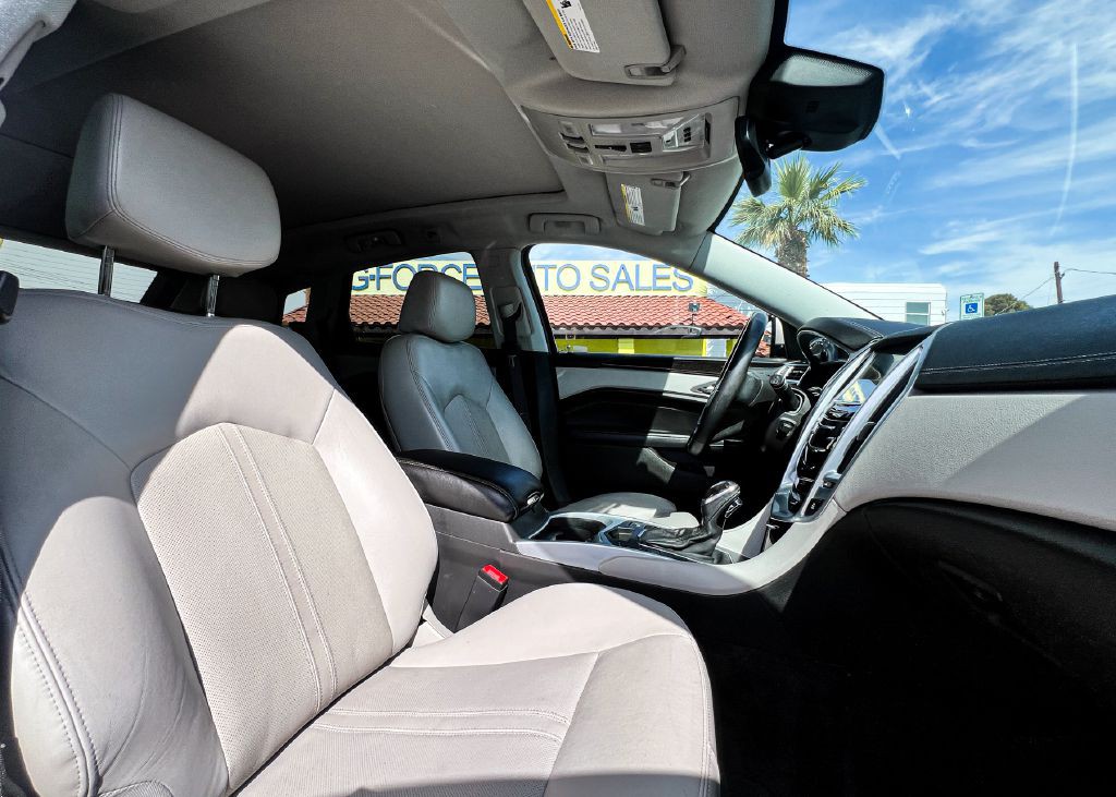 2013 Cadillac SRX Image 7