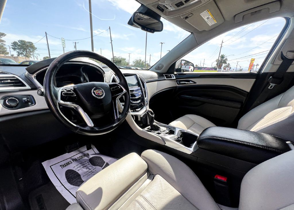 2013 Cadillac SRX Image 8