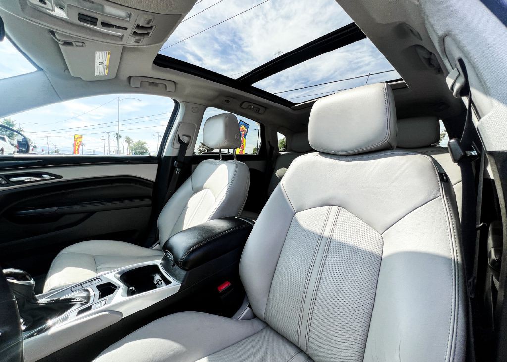 2013 Cadillac SRX Image 9