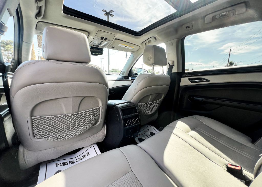 2013 Cadillac SRX Image 16