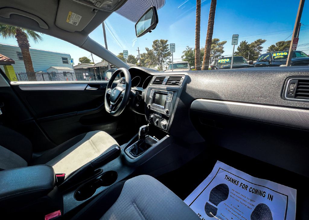 2017 Volkswagen Jetta Image 10