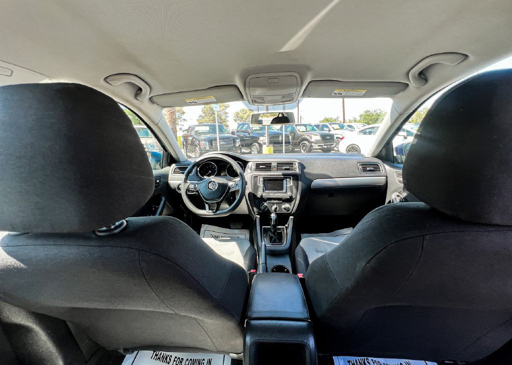 2017 Volkswagen Jetta Image 14