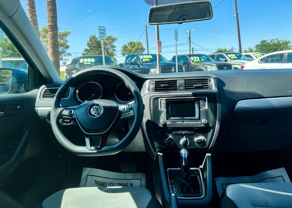 2017 Volkswagen Jetta Image 16