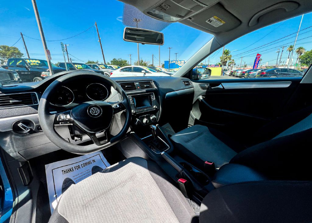 2017 Volkswagen Jetta Image 17