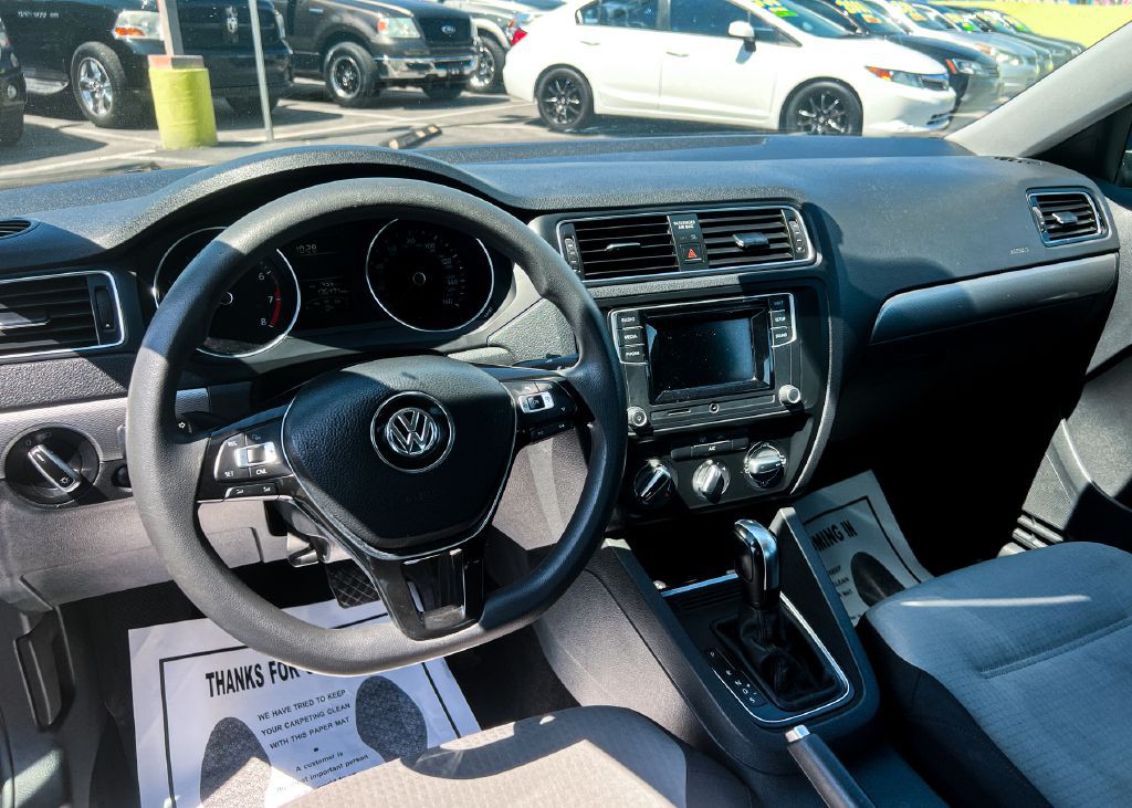 2017 Volkswagen Jetta Image 18