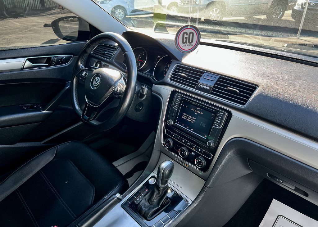 2019 Volkswagen Passat Image 10