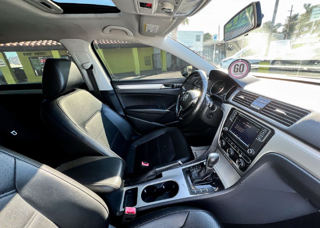 2019 Volkswagen Passat Image 16