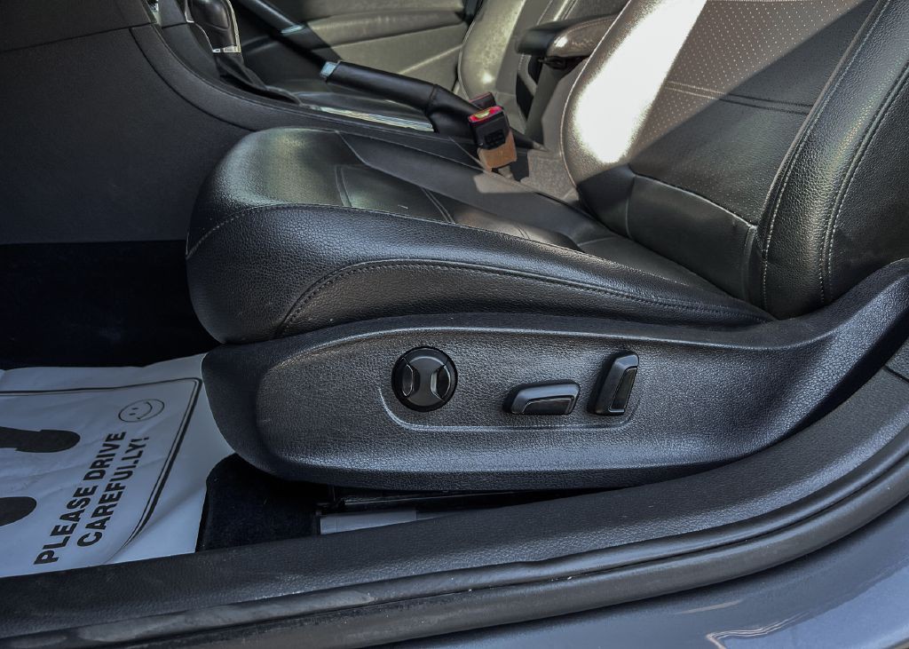 2019 Volkswagen Passat Image 23