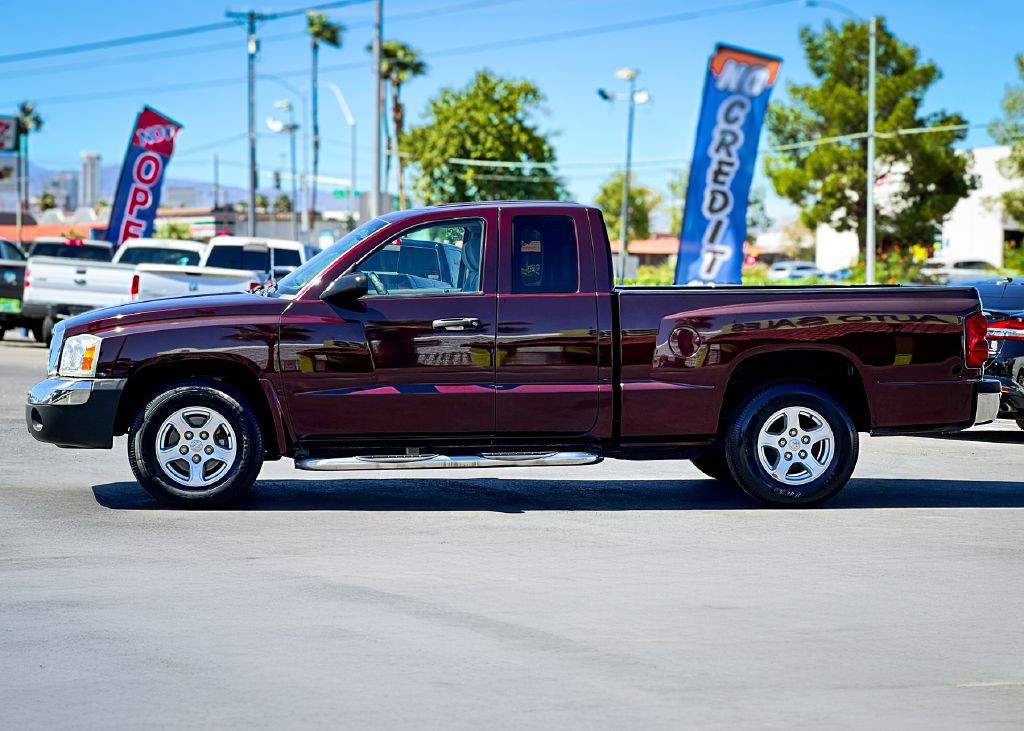 2005 Dodge Dakota Image 8