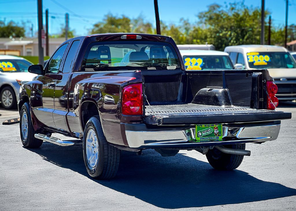 2005 Dodge Dakota Image 12