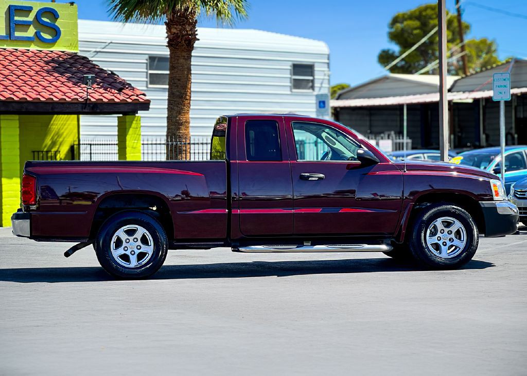 2005 Dodge Dakota Image 13