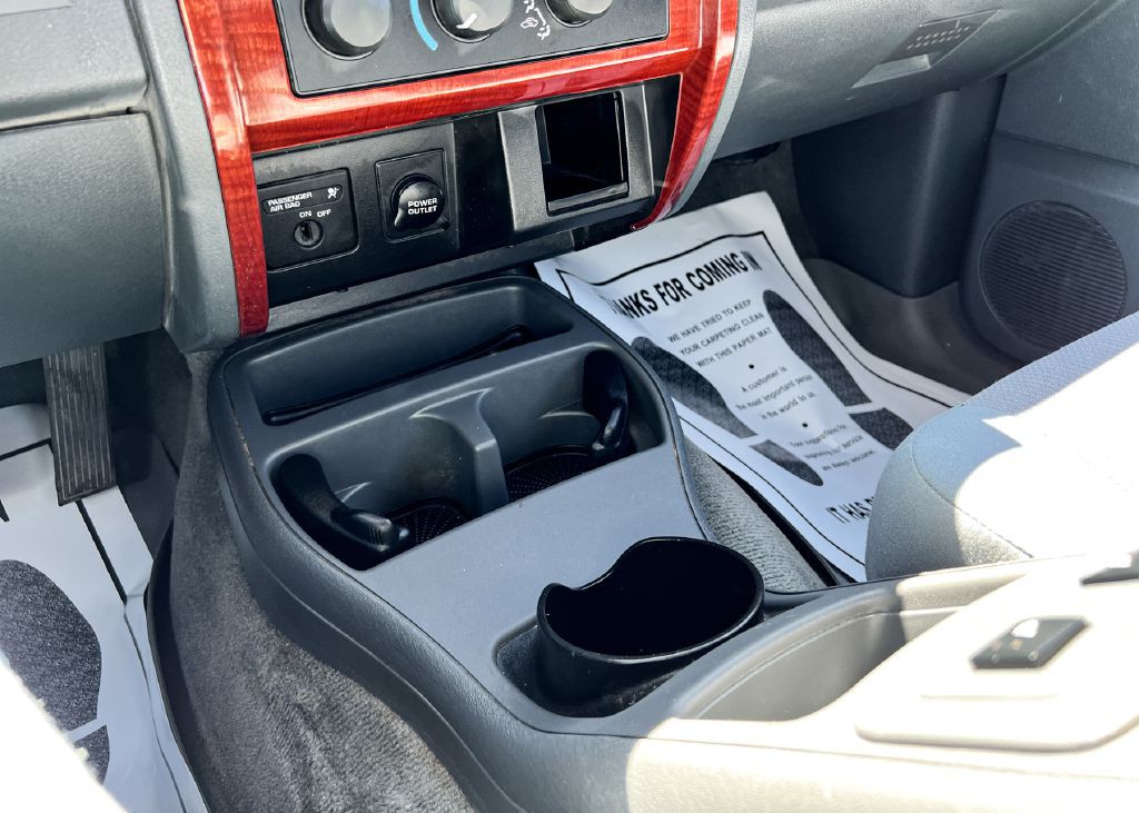 2005 Dodge Dakota Image 28