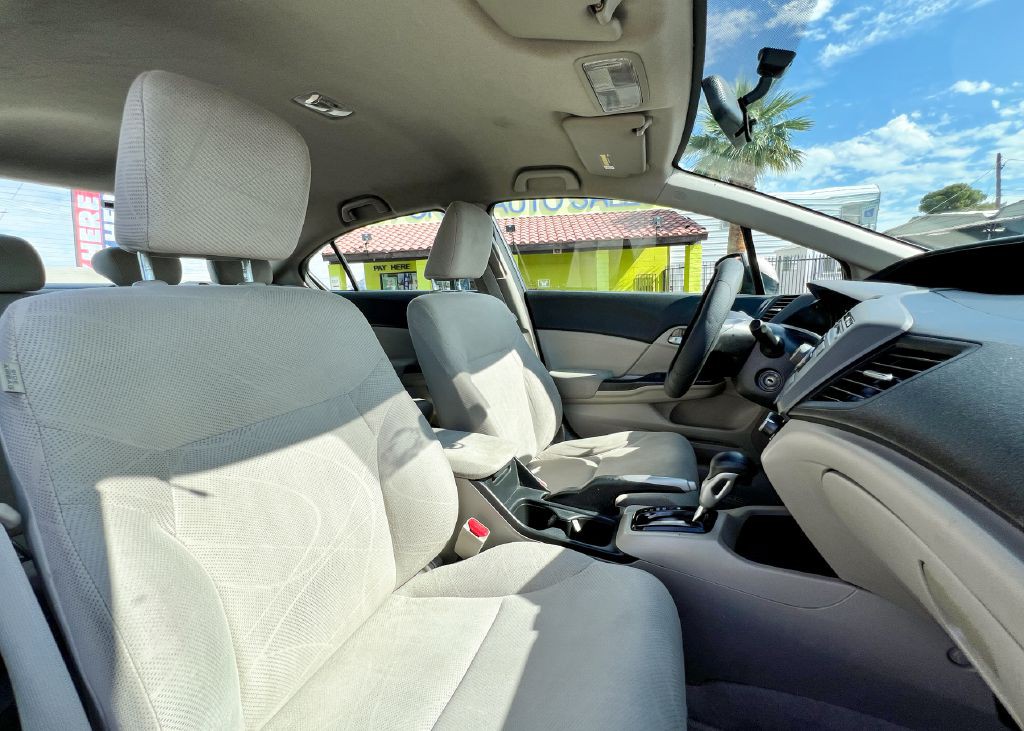 2012 Honda Civic Image 9