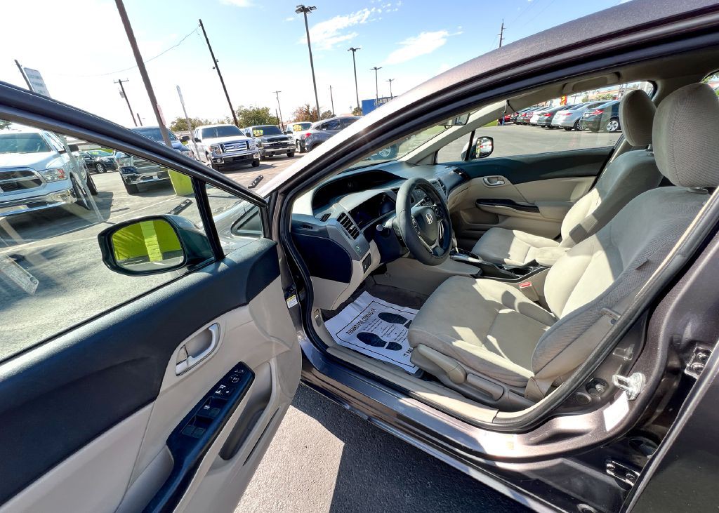 2012 Honda Civic Image 13
