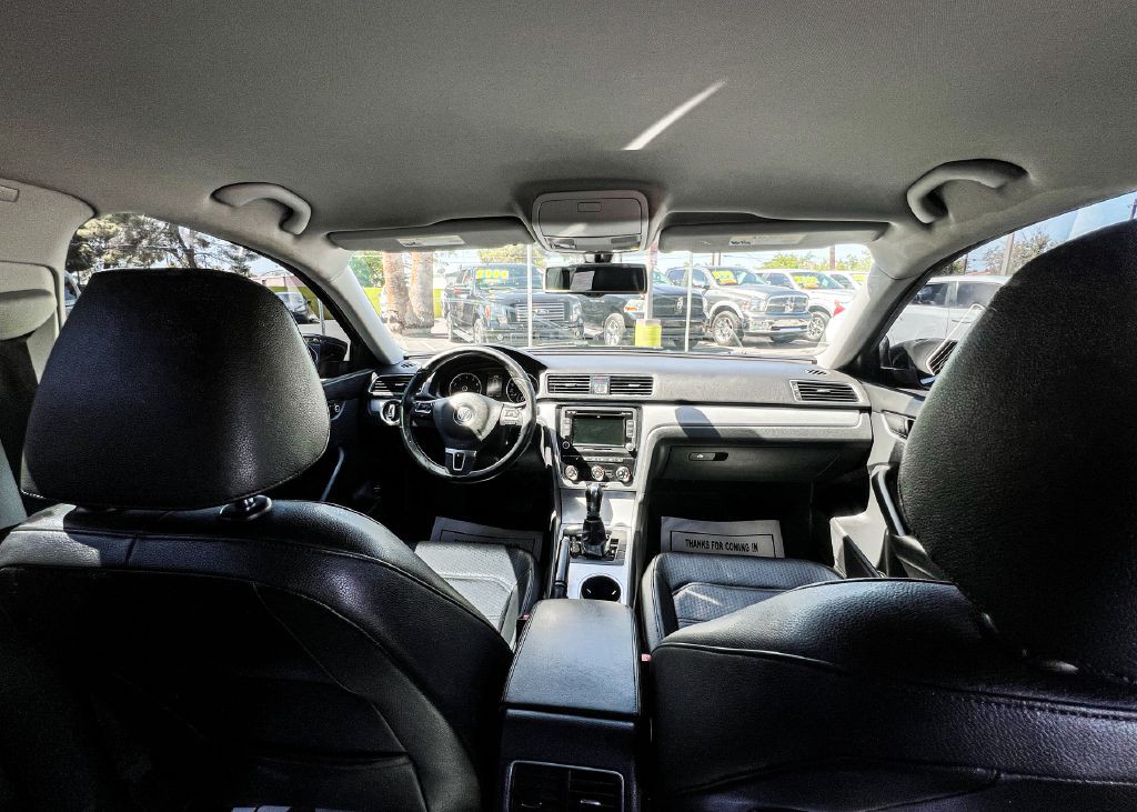 2013 Volkswagen Passat Image 12