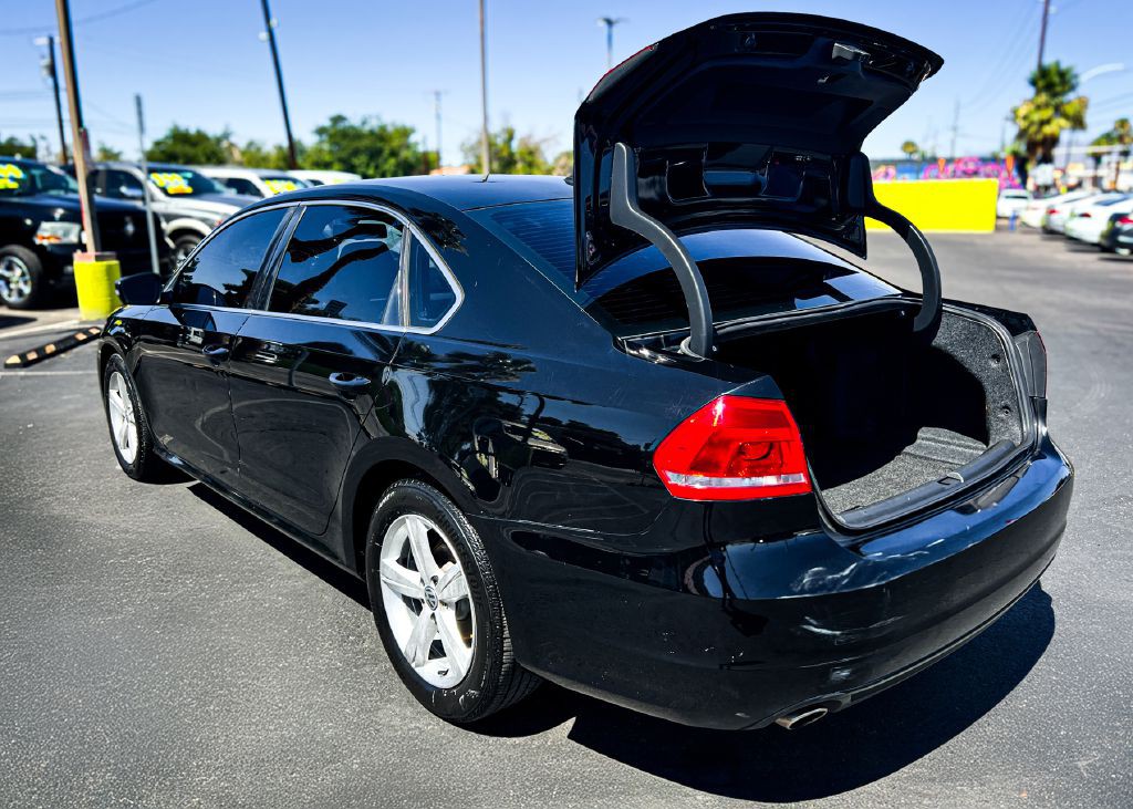 2013 Volkswagen Passat Image 20