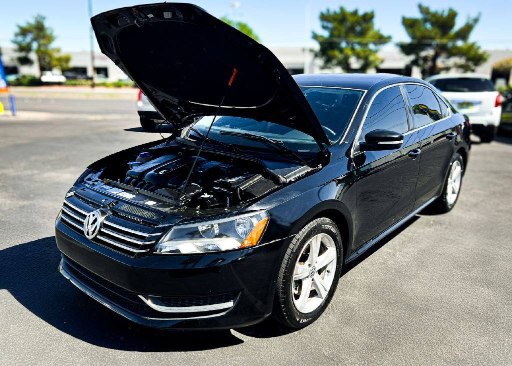 2013 Volkswagen Passat Image 24
