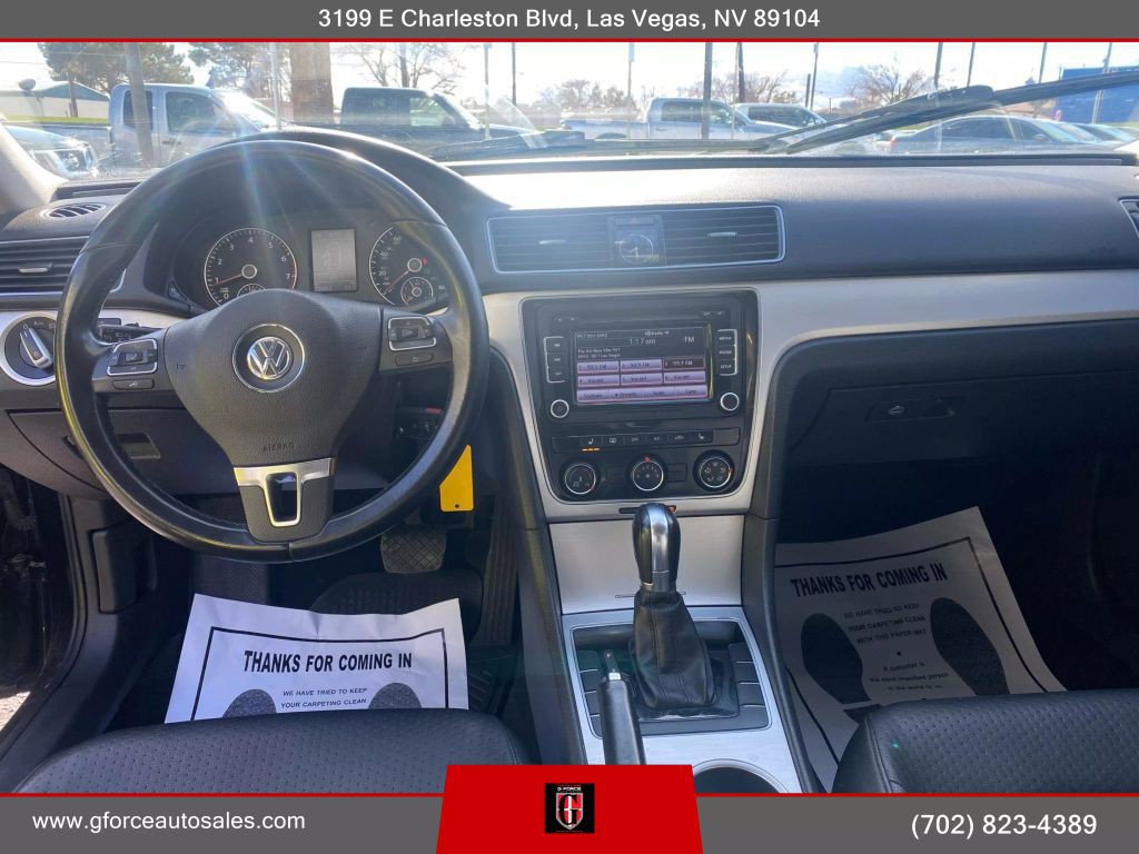 2013 Volkswagen Passat Image 32
