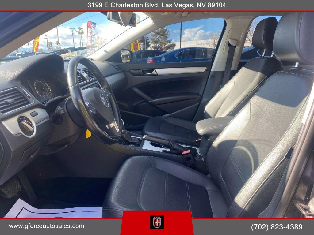 2013 Volkswagen Passat Image 34